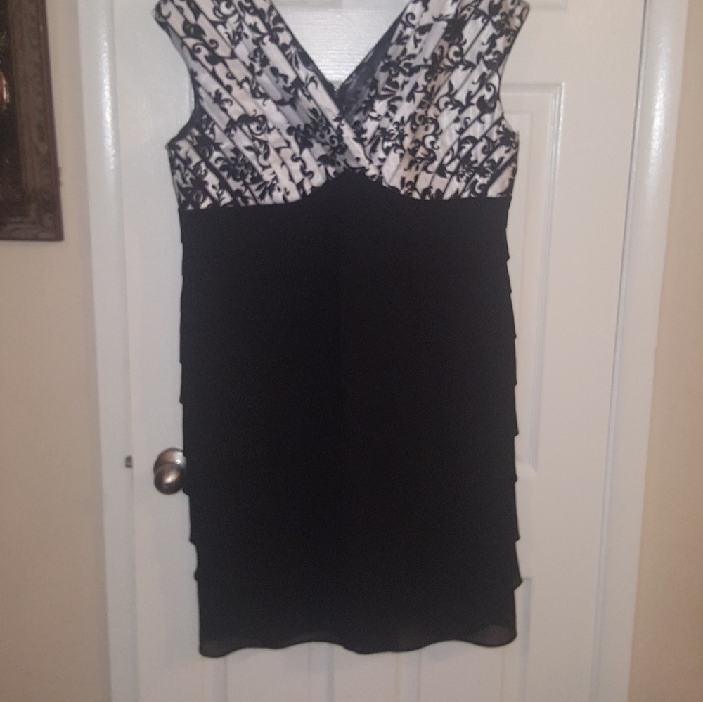 DRESS